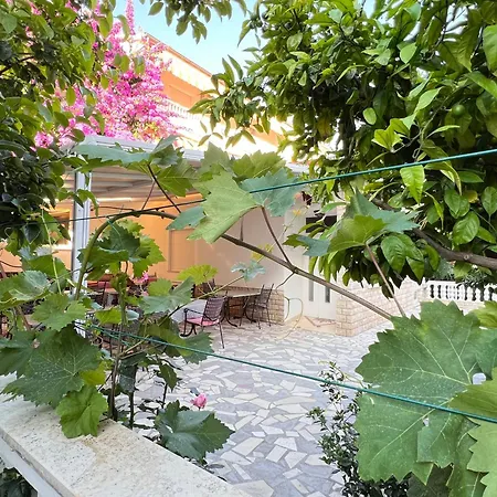 Rab Bed & Breakfast 3*