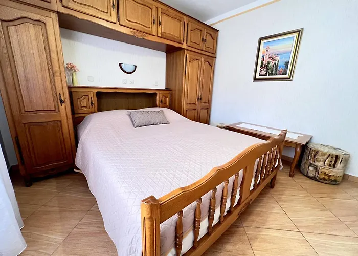 Rab Bed and Breakfast 3*